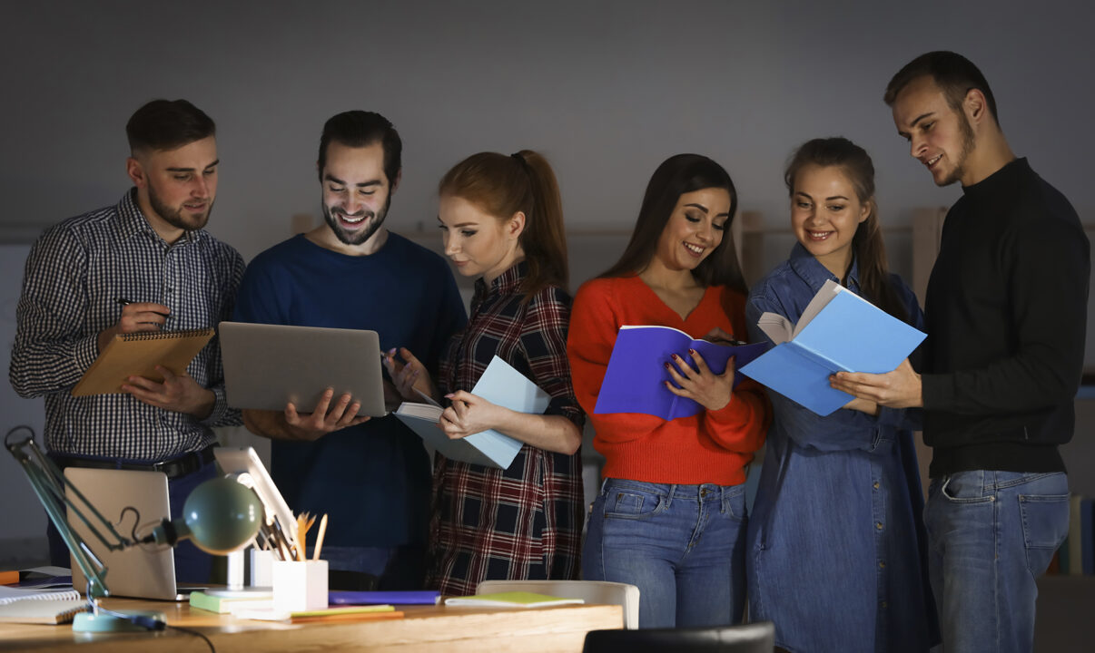 carreras-gente-trabaja_cover